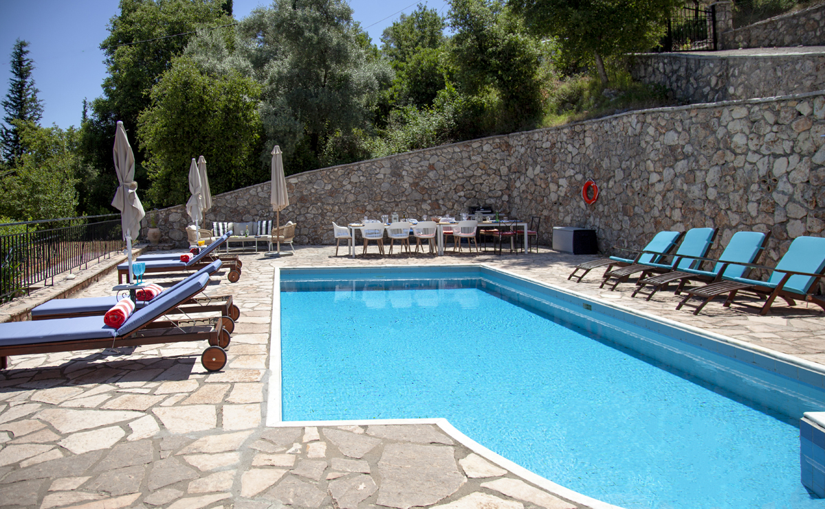 villa fortuna private pool area