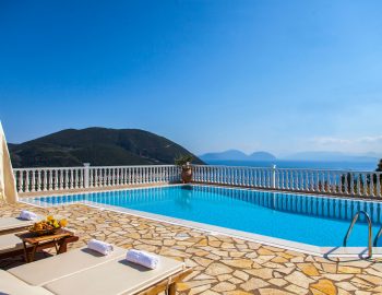 whatsongreecevillasingreece