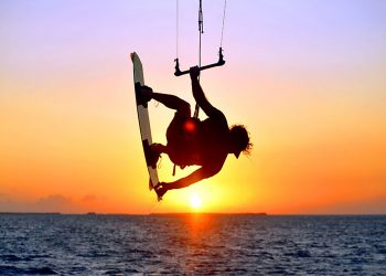 keys kite surfing sunset greek slands 1
