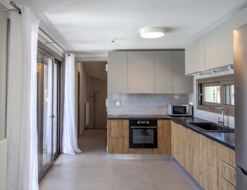 villa alkistis lefkada town kitchen area