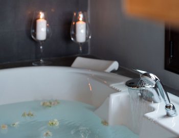villa apanemia apolpena lefkada greece master bedroom bathtub