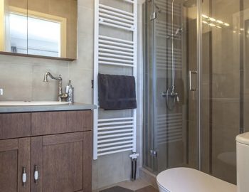 villa de ewelina ammouso lefkada accommodation family bathroom