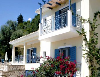 villa de la luna perigiali lefkada greece