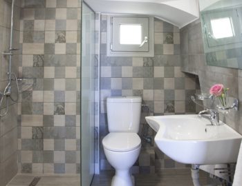 villa dioni tsoukalades lefkada wheelchair access bathroom