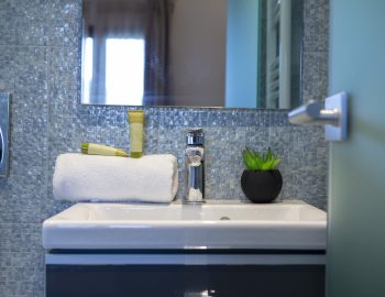 villa mare vasiliki lefkada bathroom freshness