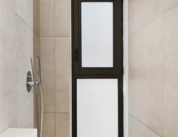 villa-mouria-paleros-greece-bathroom-with-shower