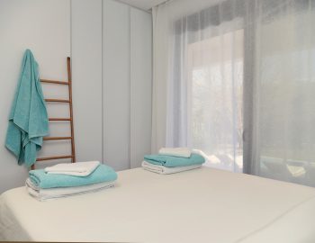 villa-mouria-paleros-greece-blue-and-white-bedroom