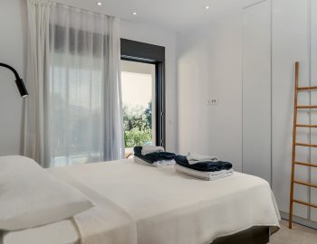 villa-mouria-paleros-greece-double-bedroom