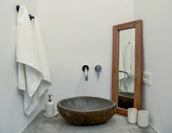villa-mouria-paleros-greece-luxury-bathroom