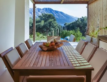 villa-mouria-paleros-greece-outdoor-dining