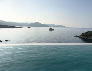 villa oikos sivota private infinity pool