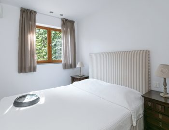 villa-paleros-greece-seafront-double-bedroom-accommodation
