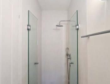 villa ponti vasiliki lefkada greece shower room