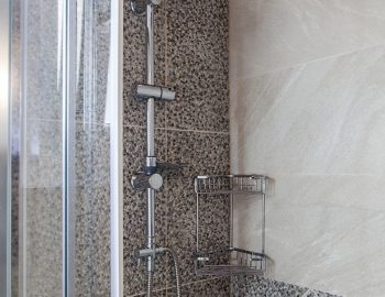 villa vissala minuartia accommodation lefkada lefkas family bathroom with shower