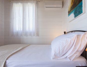 villa vissala paeonia accommodation lefkada lefkas upstairs bedroom